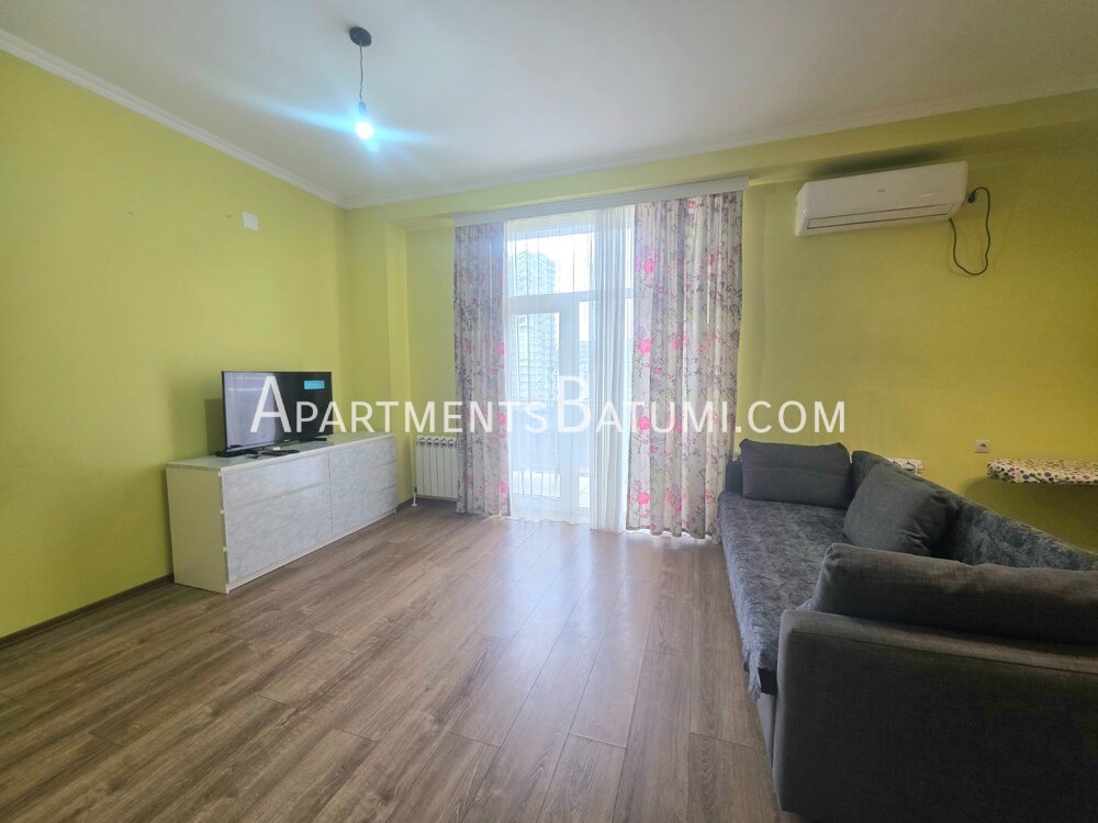 Снять студию в Батуми на ул. Пиросмани – 45 м², рядом бульвар