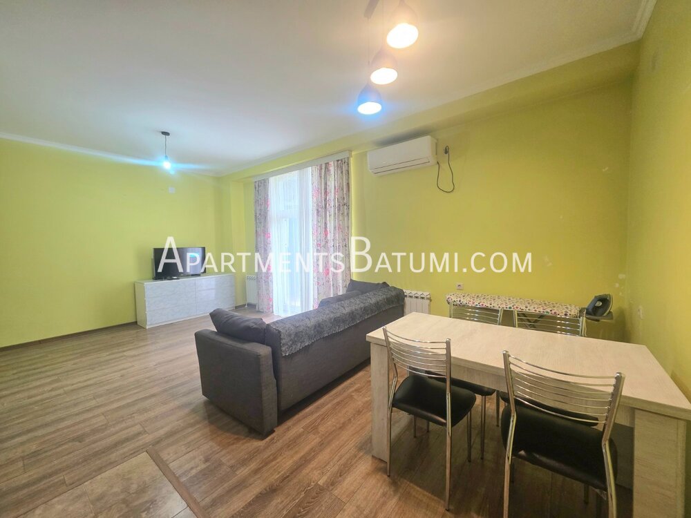 Снять студию в Батуми на ул. Пиросмани – 45 м², рядом бульвар