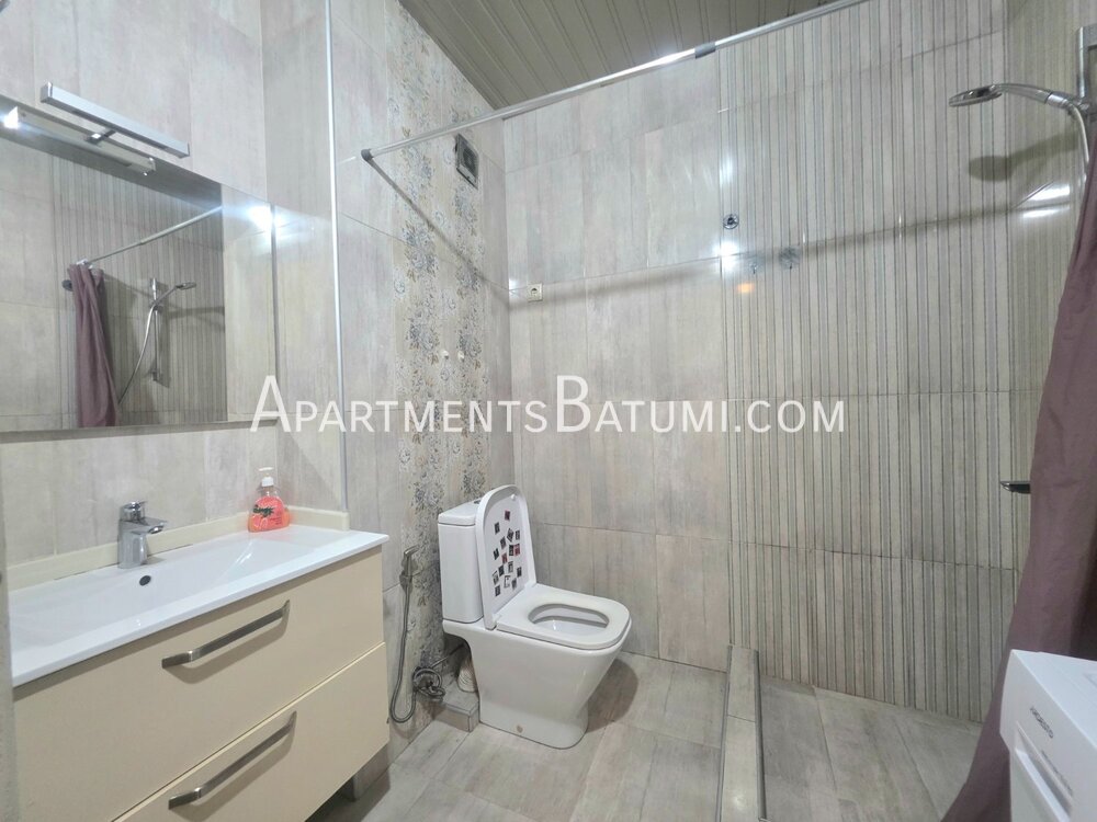 Снять студию в Батуми на ул. Пиросмани – 45 м², рядом бульвар