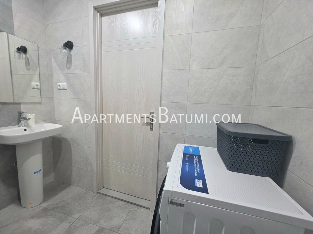 Студия 40 м² на Пиросмани | Высокий этаж, вид на море и город