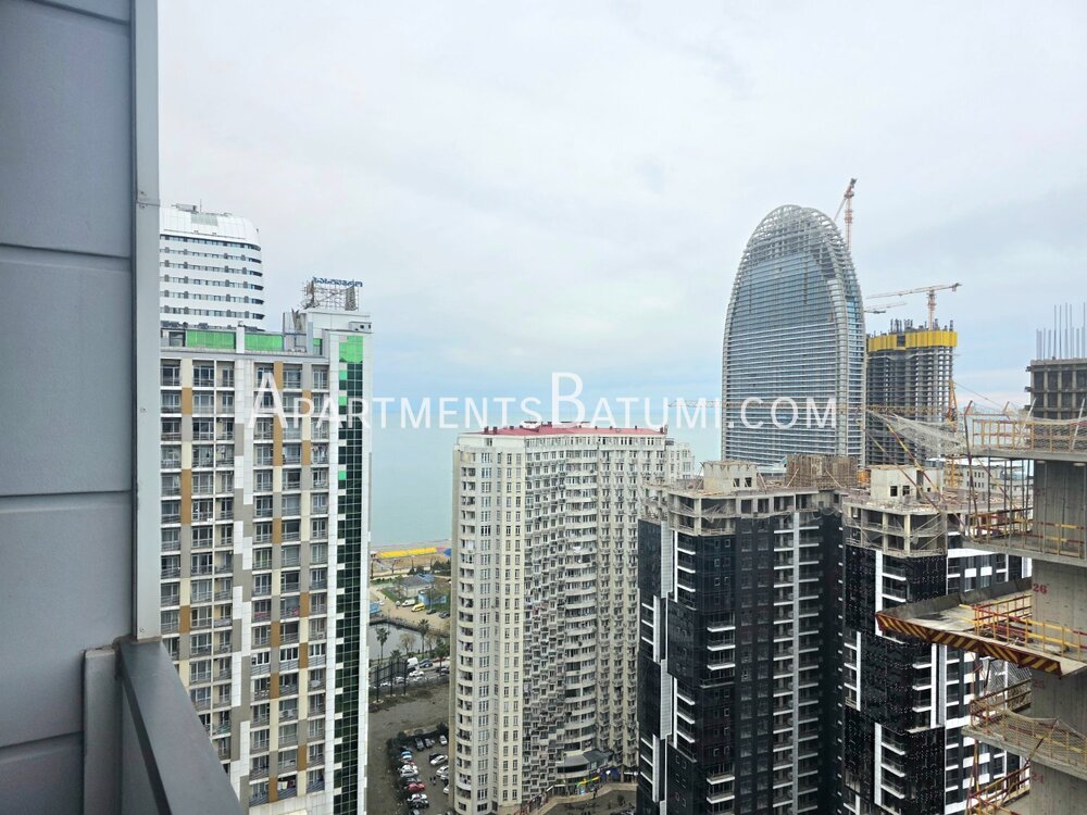 Студия 40 м² на Пиросмани | Высокий этаж, вид на море и город