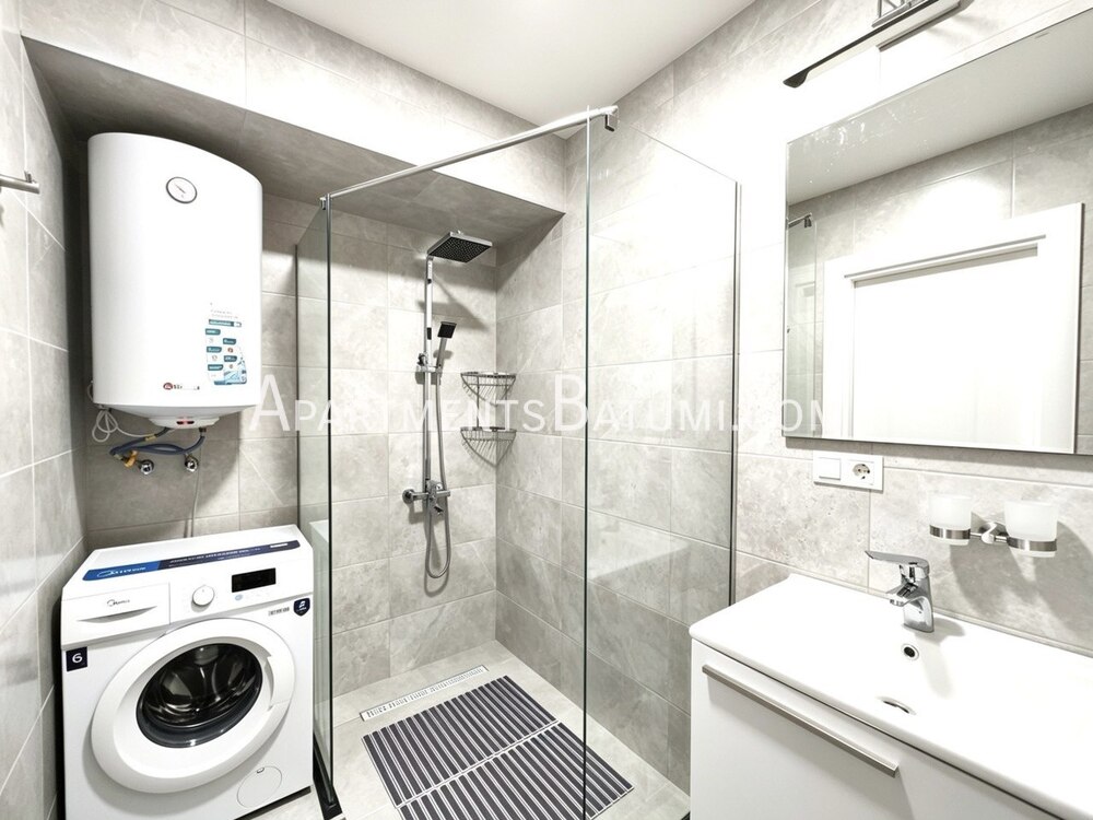 Продаётся просторная квартира 1+1 в Orbi Beach Tower, Батуми