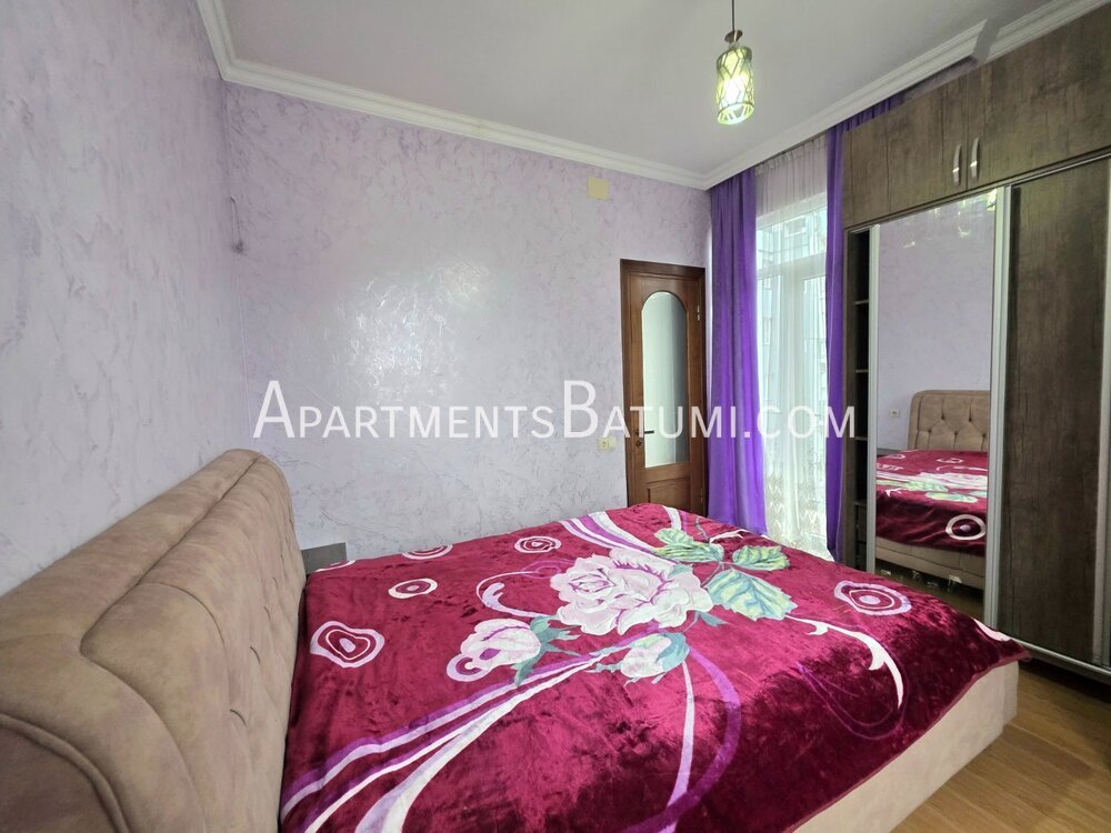 3-room 75 m² Apartment for Rent on Bagrationi