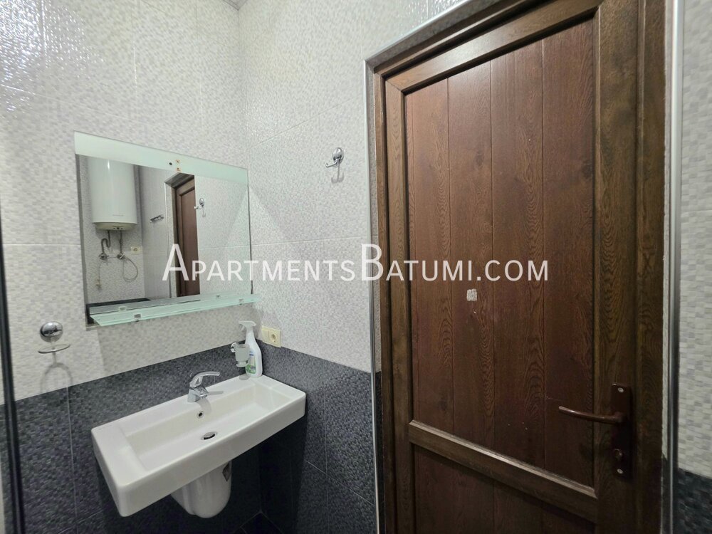 3-room 75 m² Apartment for Rent on Bagrationi