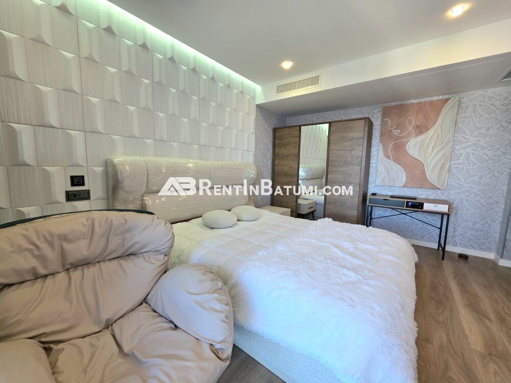 Квартира 1+1 в Alliance Privilege Батуми – вид на море и парк