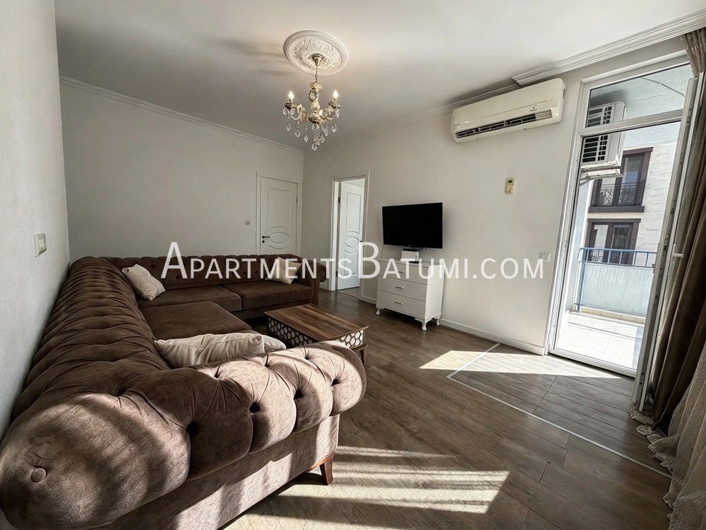 3-комнатная квартира 78 м² на Химшиашвили