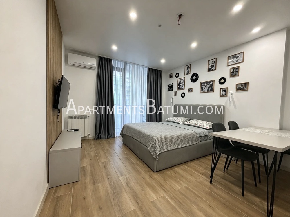 Первая аренда — студия 35 м² на первой линии Нового бульвара