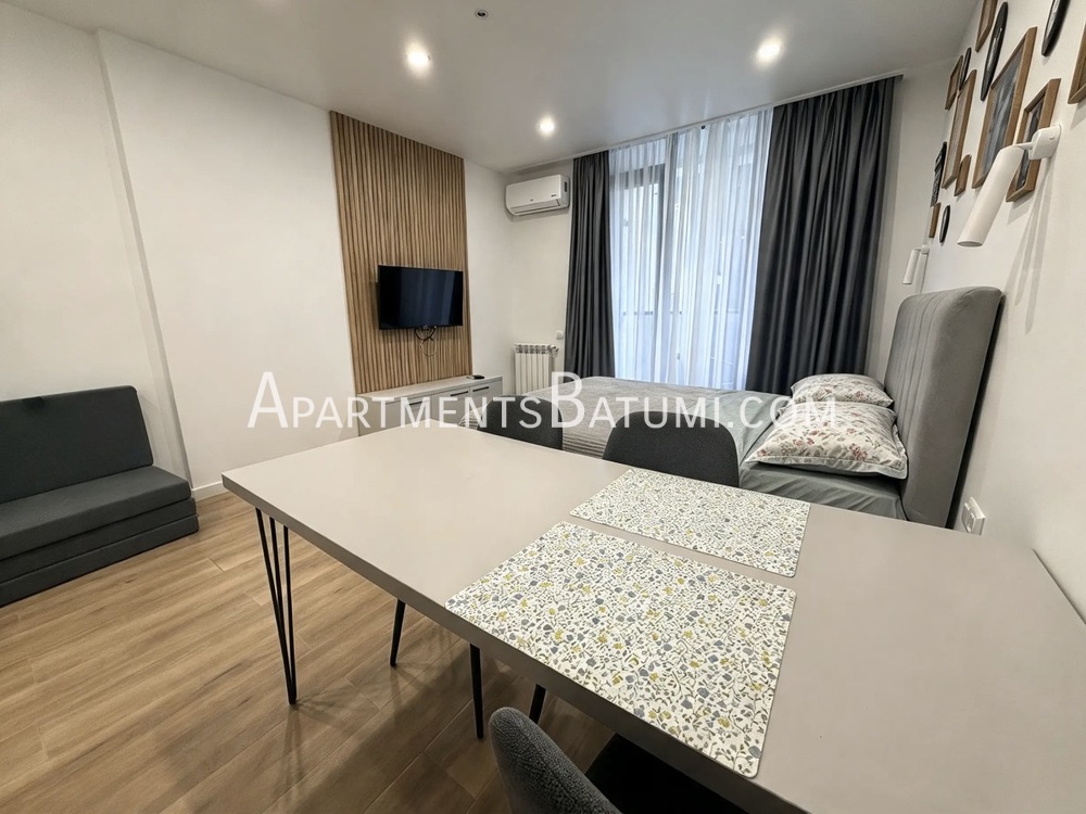 Первая аренда — студия 35 м² на первой линии Нового бульвара