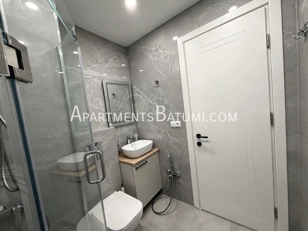 Первая аренда — студия 35 м² на первой линии Нового бульвара