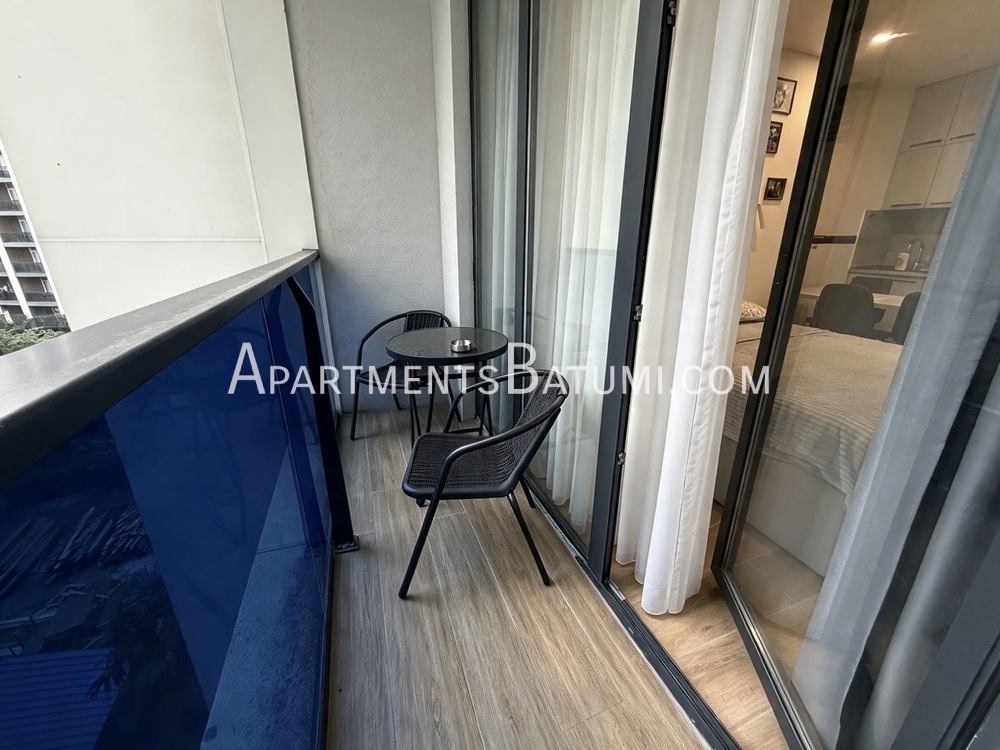 Первая аренда — студия 35 м² на первой линии Нового бульвара