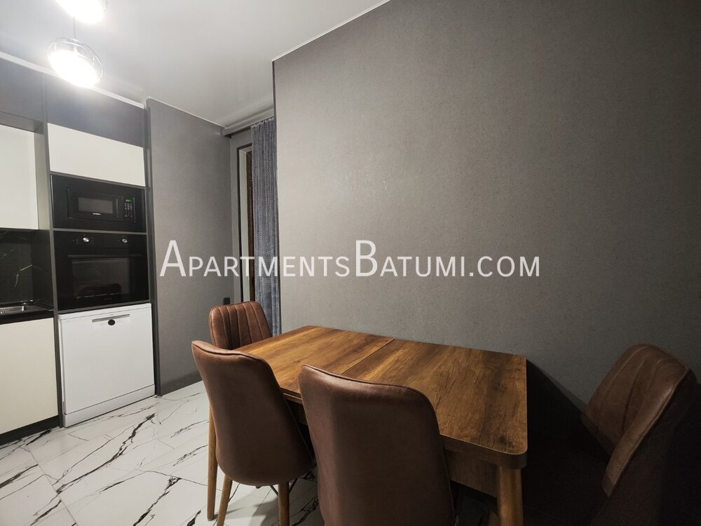 3-комнатной 100 м² на Шартава 2 спальни, изолированная кухня