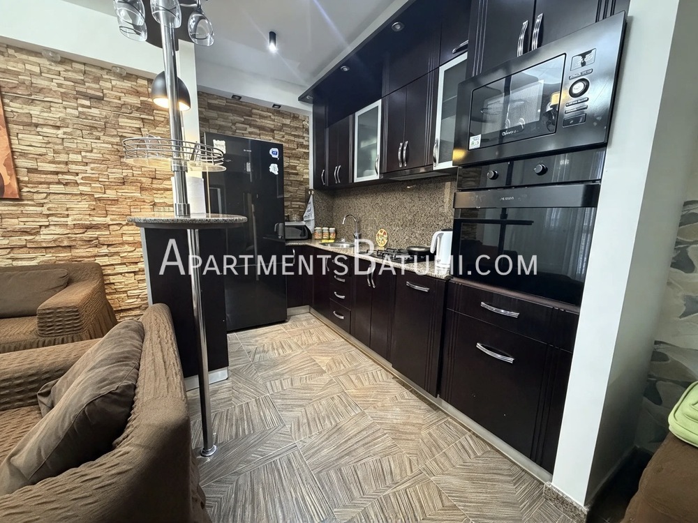 Аренда 3-комнатной квартиры 95 м² на Руставели за $1000