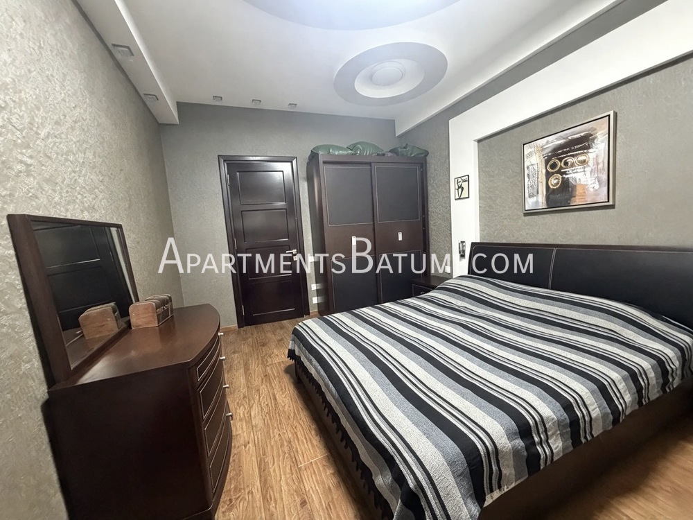 Аренда 3-комнатной квартиры 95 м² на Руставели за $1000