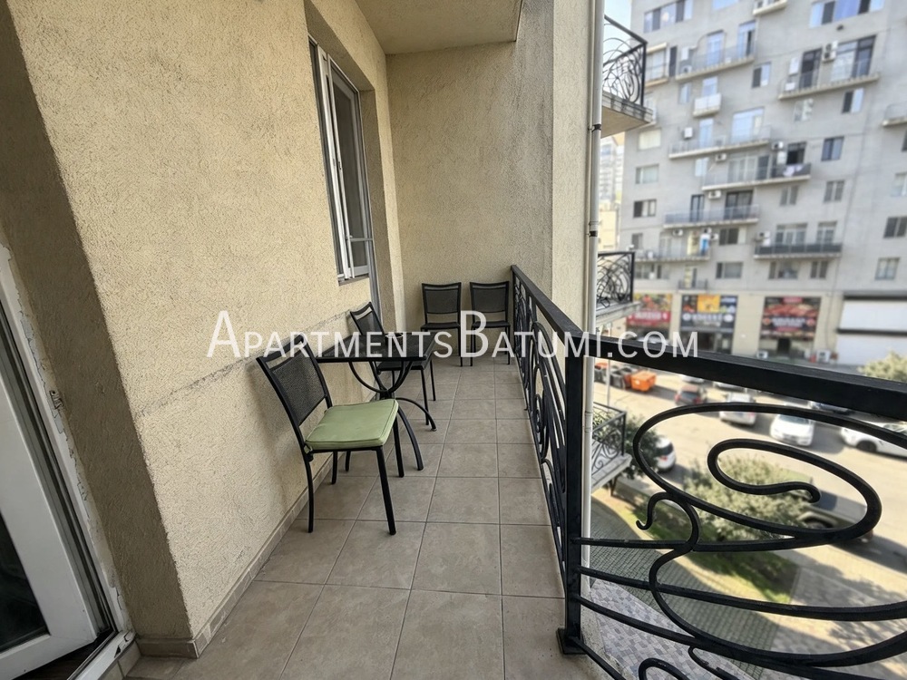 Аренда 3-комнатной квартиры 95 м² на Руставели за $1000