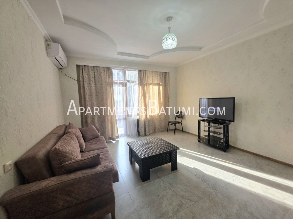 Rent a 1+1, 57 m² Apartment on Takaishvili — 30 Meters to May 6 Park