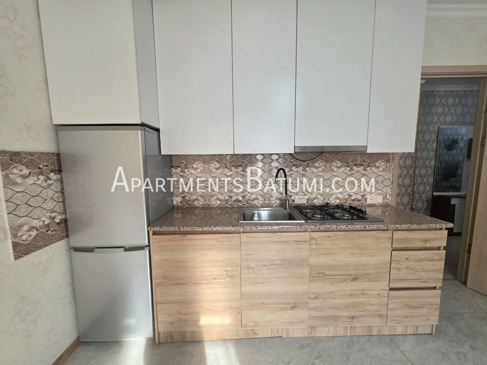 Rent a 1+1, 57 m² Apartment on Takaishvili — 30 Meters to May 6 Park
